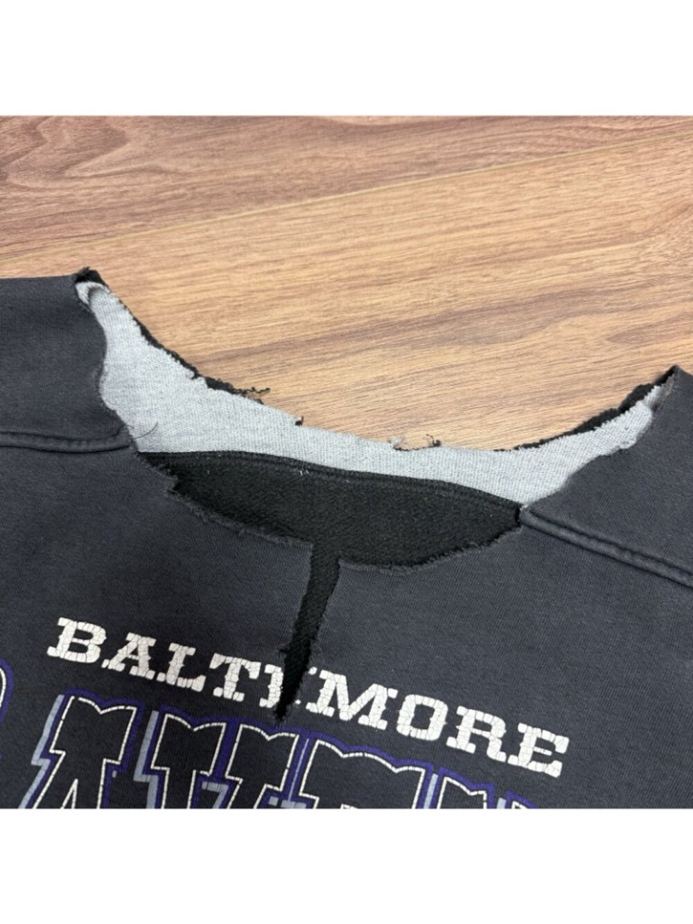 Vintage 90s Baltimore Ravens Sweatshirt Mens L Thrashed Faded Black NFL - Picture 5 of 11